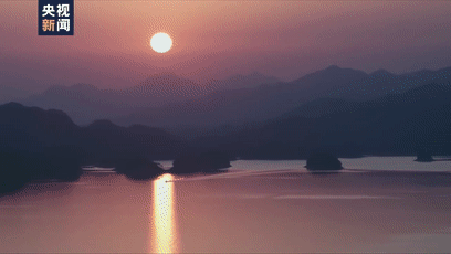 https://mmbiz.qpic.cn/mmbiz_gif/7hxJRjsnhflmA3sBPpGTNDEr6JZgeIZKg3OZlINMV4nRlUjTzjibGksfSLxZoF9TfWiac1aTT1gKQIbbkDia6ib72w/640?wx_fmt=gif&wxfrom=5&wx_lazy=1